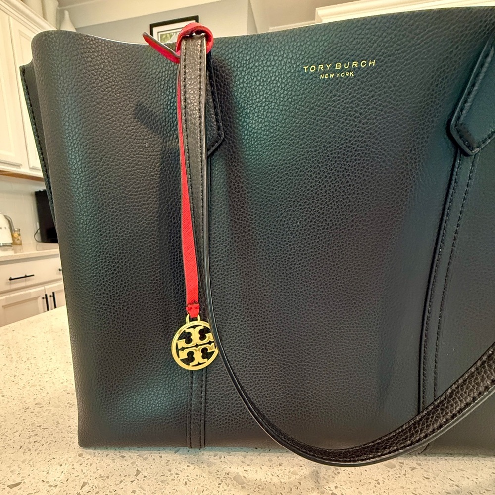 Tory Burch Black Tote 1.99 shipping until 5/13 - Picture 5 of 15